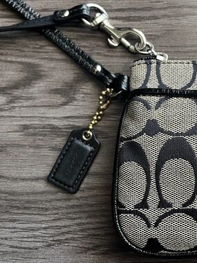 Coach Signature Wristlet Black Grey Jacquard Canvas Zip Pouch Hang Tag 6.25”L
